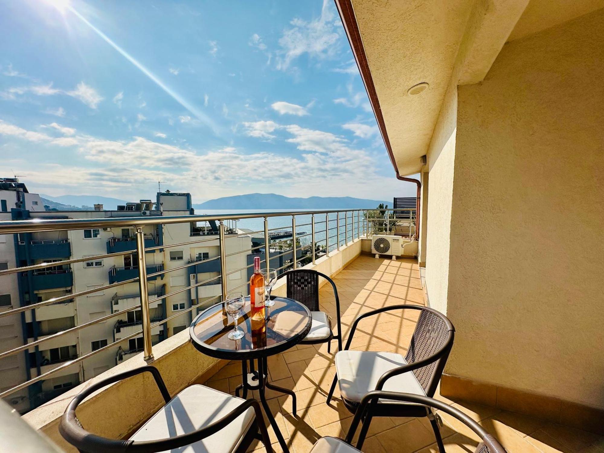 Jico Travel - Astera Apartments فلورا المظهر الخارجي الصورة
